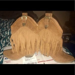 Very Volatile woman’s boots
